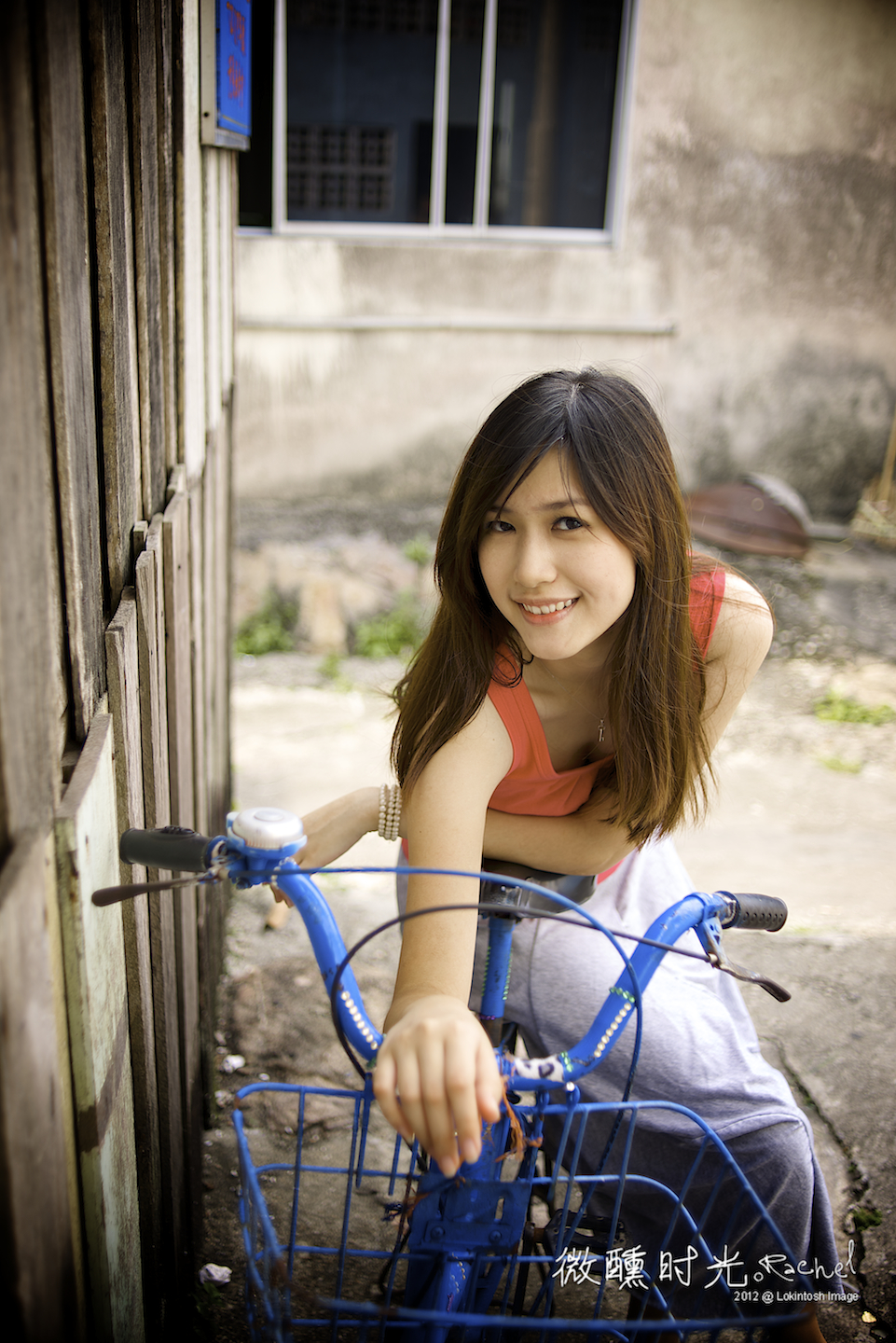 http://www.lokkerkhwang.com/rachel/20.jpg